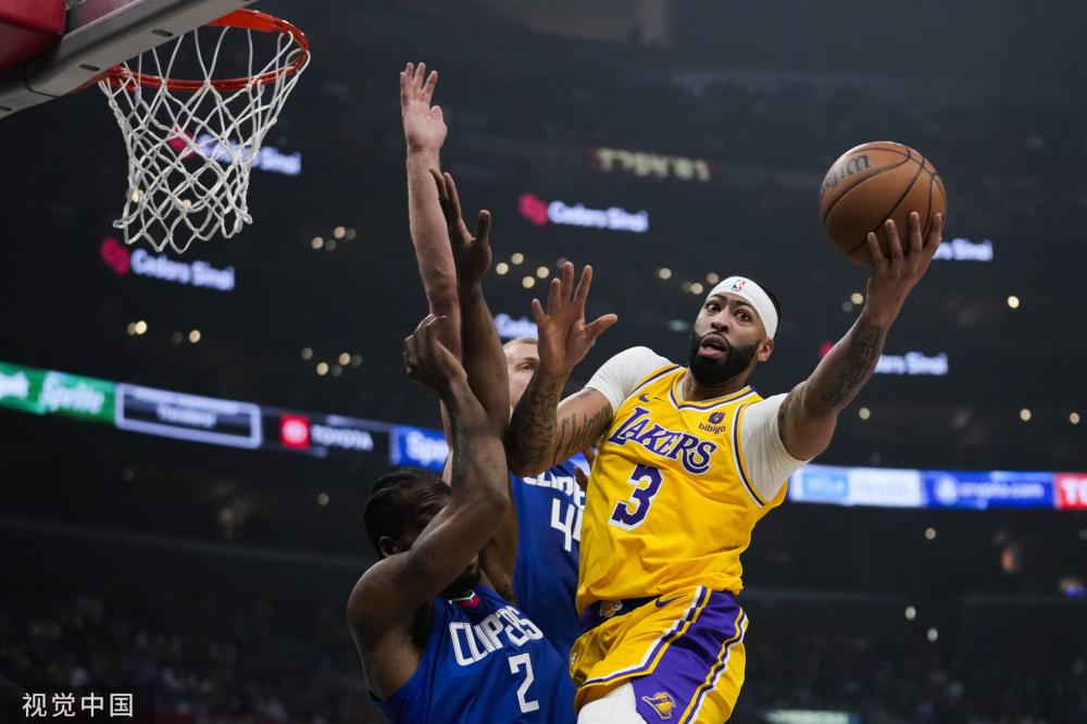 他始终对自 他始终对自